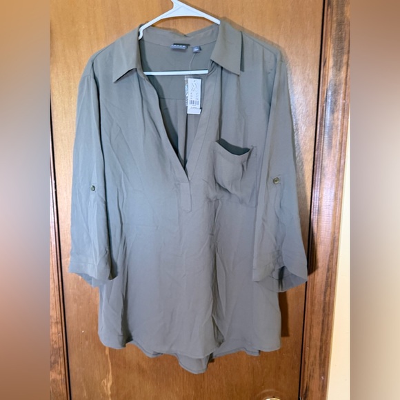 New York & Company Tops - NWT New York & Company Blouse Size XL